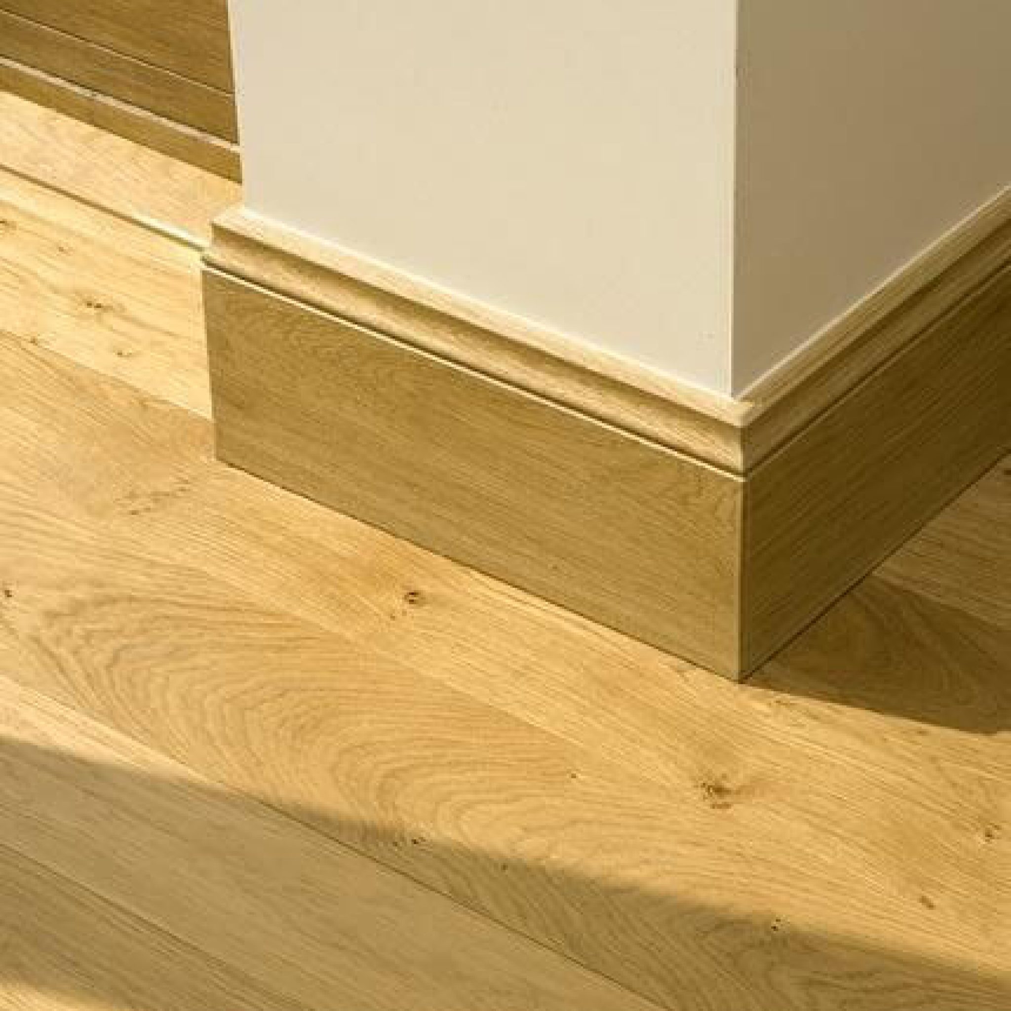 Плинтус Sport Skirting Oak 84x27x2350